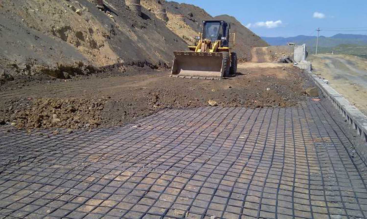What is the main function of geogrid What is the main function of geogrid