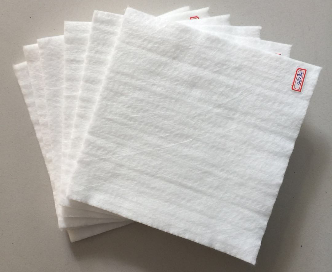 Geotextile isiyo ya kusuka kwa kutenganisha mchanga na changarawe kutoka kwa msingi wa barabara ndogo