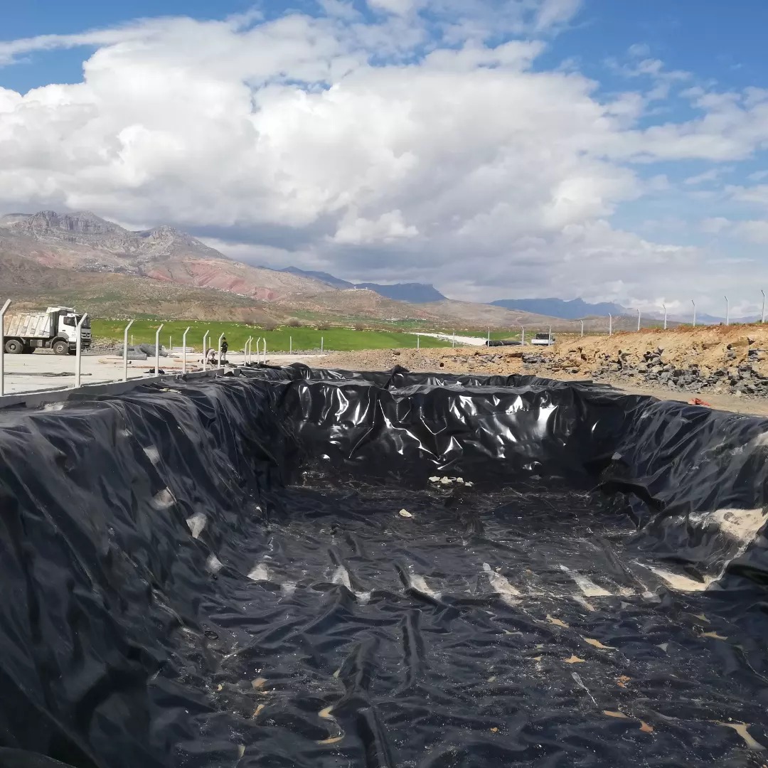 Sewage treatment plant anti-seepage HDPE geomembrane liner