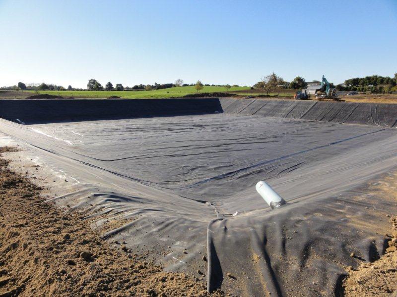 Chemical anti-seepage geomembrane